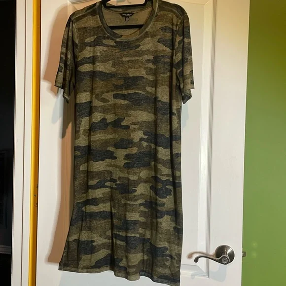 Lucky brand size large camo t-shirt dress P2P 23